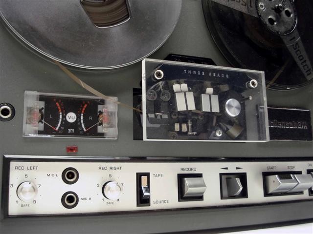 Sold at Auction: Vintage Woolensak Reel To Reel Tape Recorder