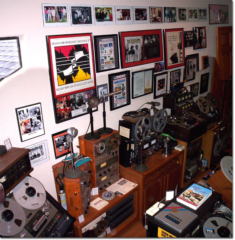 picture of reel tape recorders in Phantom's vintage museum